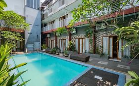 RedDoorz Premium @ Jalan Cengkeh Malang